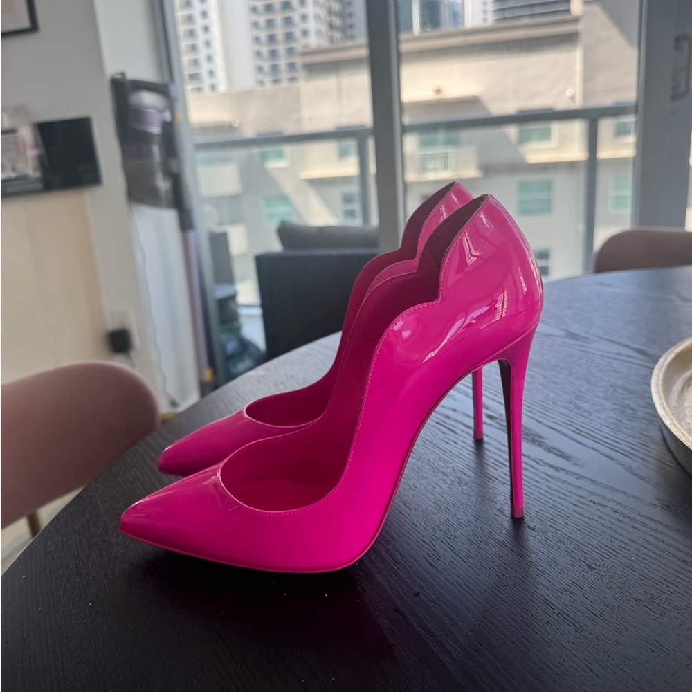 Christian Louboutin Hot Chick 100mm Heels - Picture 1 of 6